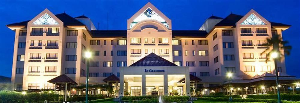 Le Grandeur Hotel Balikpapan エクステリア 写真