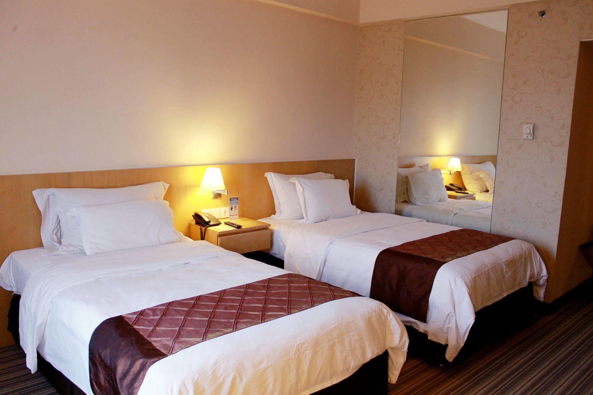 Le Grandeur Hotel Balikpapan エクステリア 写真