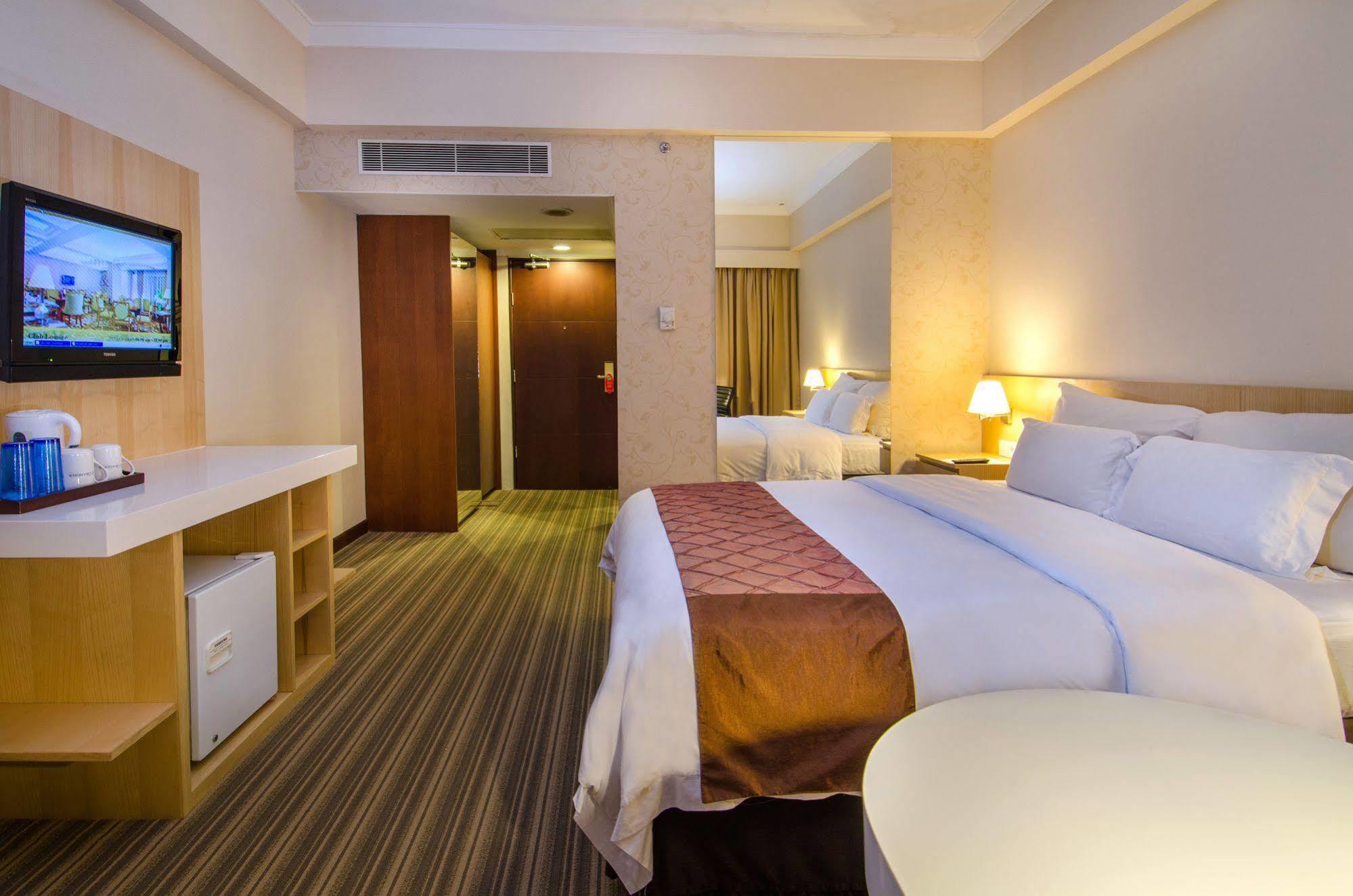 Le Grandeur Hotel Balikpapan エクステリア 写真